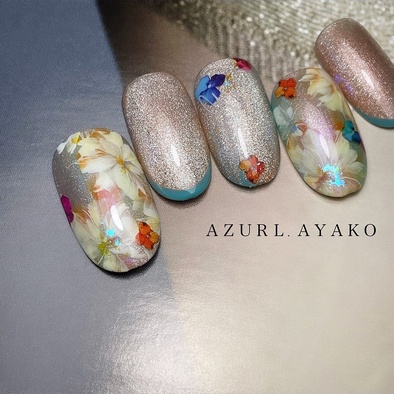 うるうる感をフットに！オーロラ煌めくちゅるんソルベカラーネイル