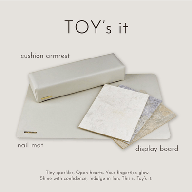 手元もデスクも美しく整う♡TOY's it『ネイルマット』＆『クッション