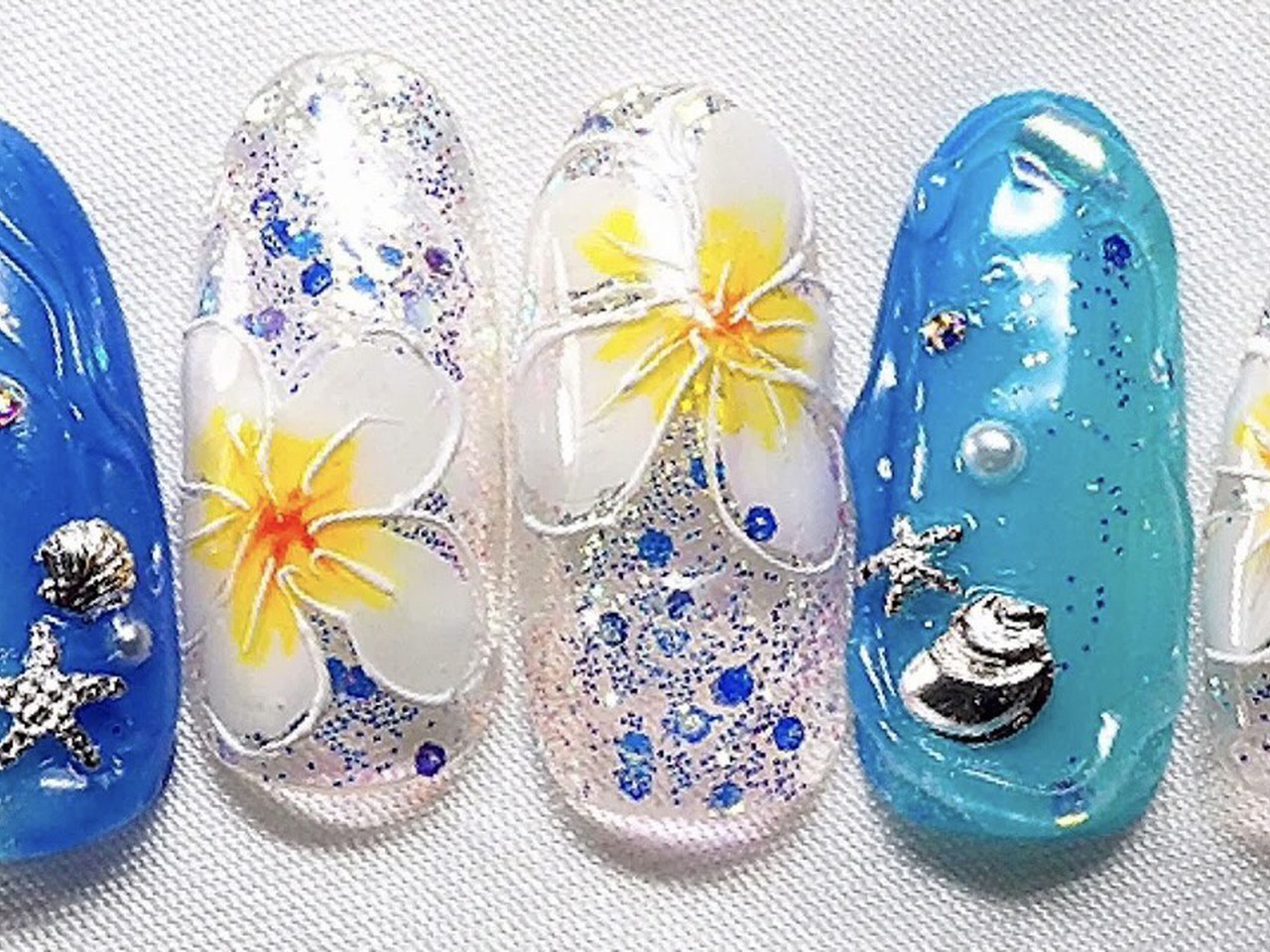 21年夏 ハワイアンなプルメリアネイル選