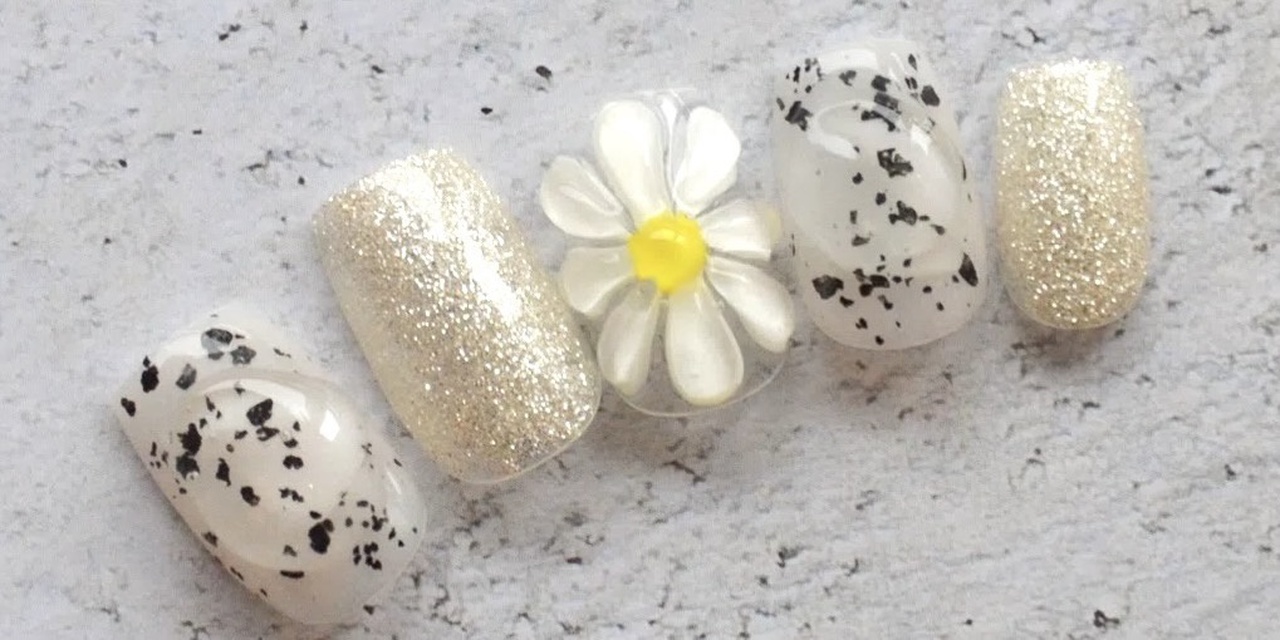 カワイイが加速する♡ぷっくりフラワーネイル｜2021