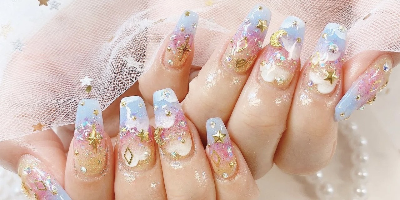 【No.11】韓国ワンホン　ネイルチップ　雲×キラキラ×星おっぽNail