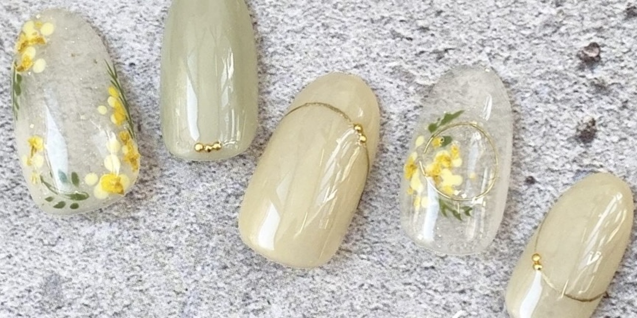 春の訪れを告げる花 ミモザ で楽しむ大人のフラワーネイル 22