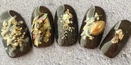 短い爪ならではのかわいさ！ショートバレンタインネイル