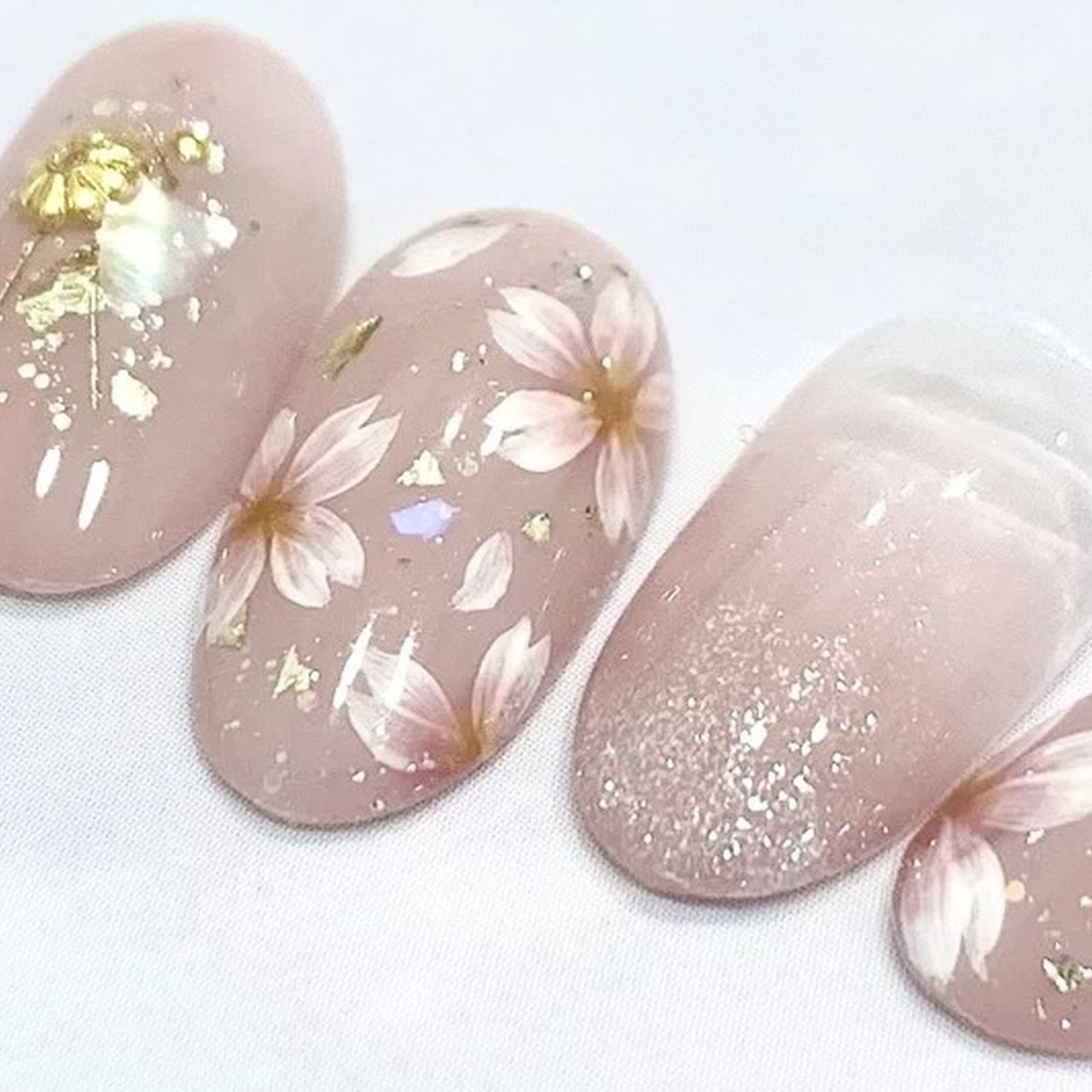 ② オーダー用 ネイルパーツ おすそ分け セルフネイル  カラー 蝶 桜 うさぎ 可愛いくて上品♡オフィスもOKな王道ピンクの桜ネイル｜2023