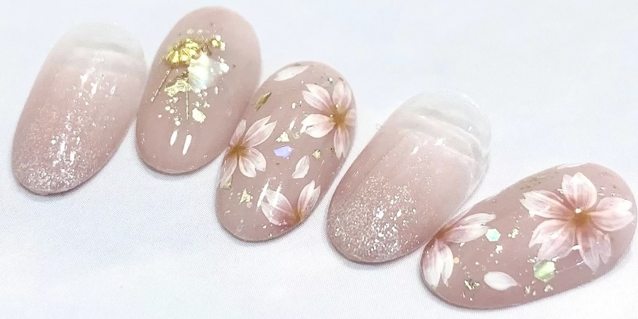 可愛いくて上品♡オフィスもOKな王道ピンクの桜ネイル｜2023