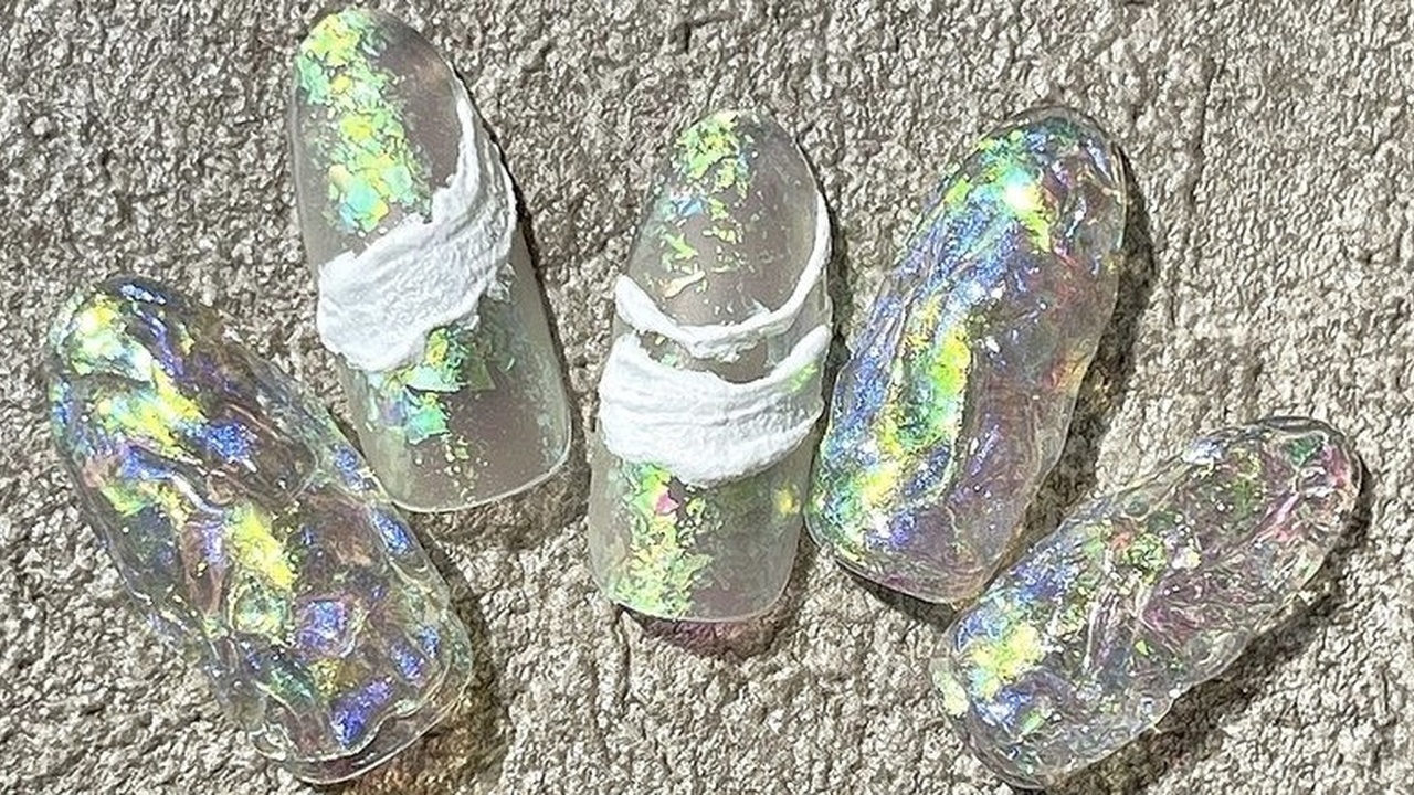 うるうるが可愛い♡涼しげな夏の氷ネイル｜2023