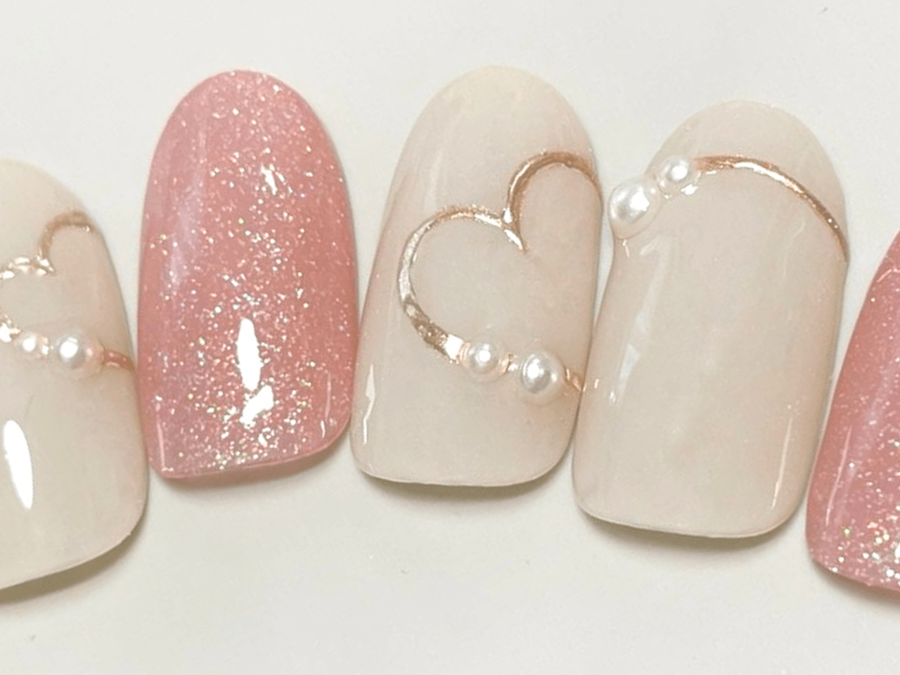 人気ネイルデザインTOP10】大人っぽ&可愛さのバランスが絶妙♡ミラー