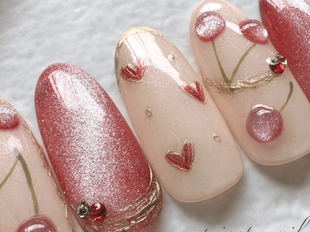 マグネットで奥行き&ぷっくり感が可愛いさくらんぼネイル|2024最新