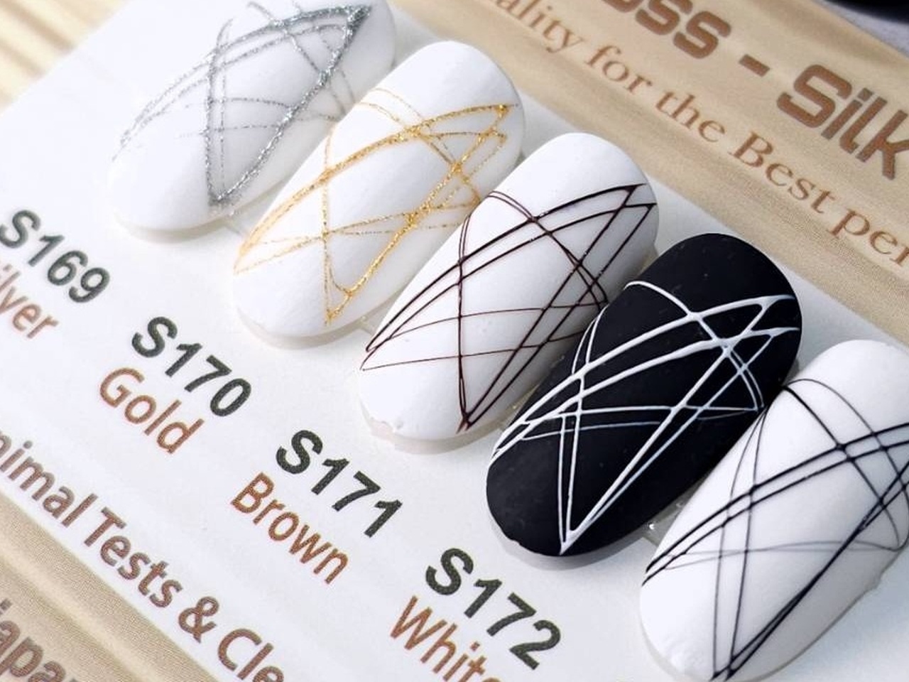 びよ〜んと伸びて極細ラインに！「ICEGEL エンボスシルクジェル」で