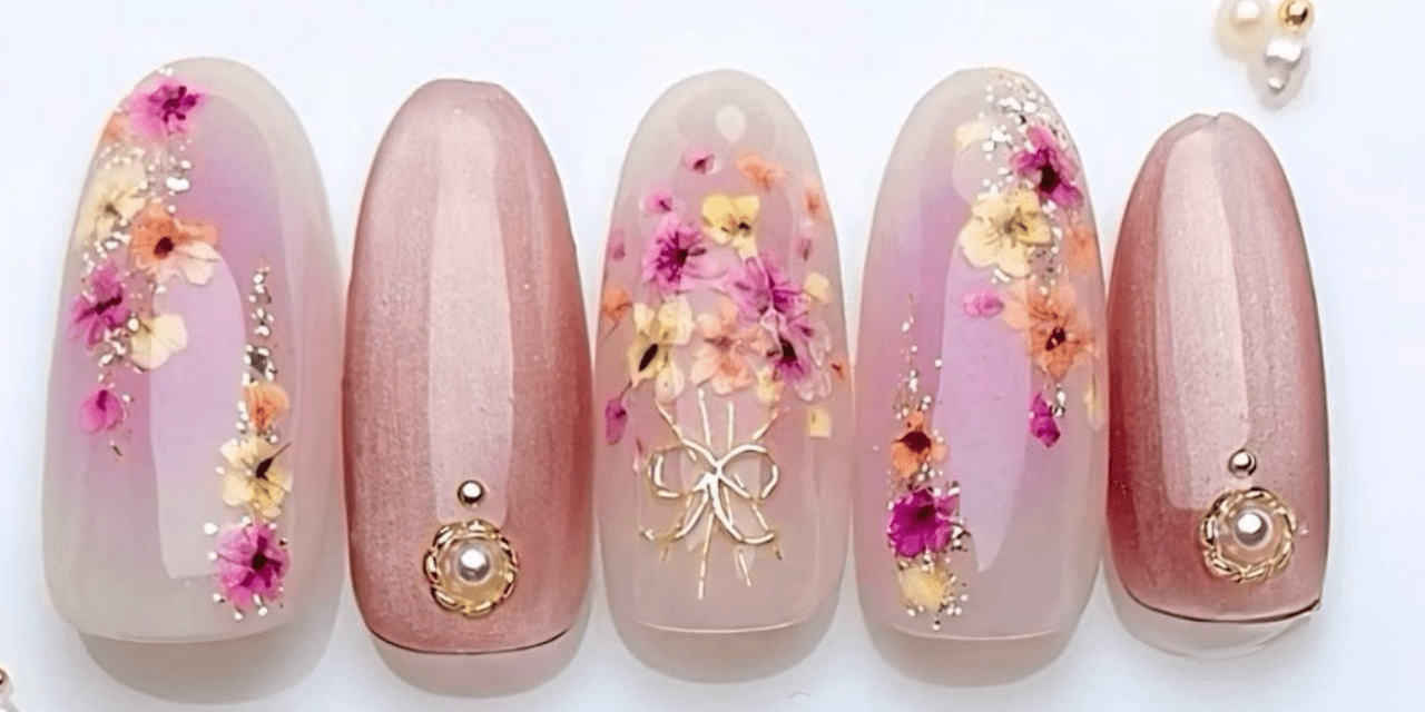 とっておきの花束をキミに♡フラワーブーケネイル|2024最新ネイルデザイン