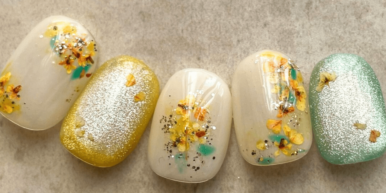 2024最新】可憐な秋の花♡キンモクセイネイル|人気ネイルデザイン15選