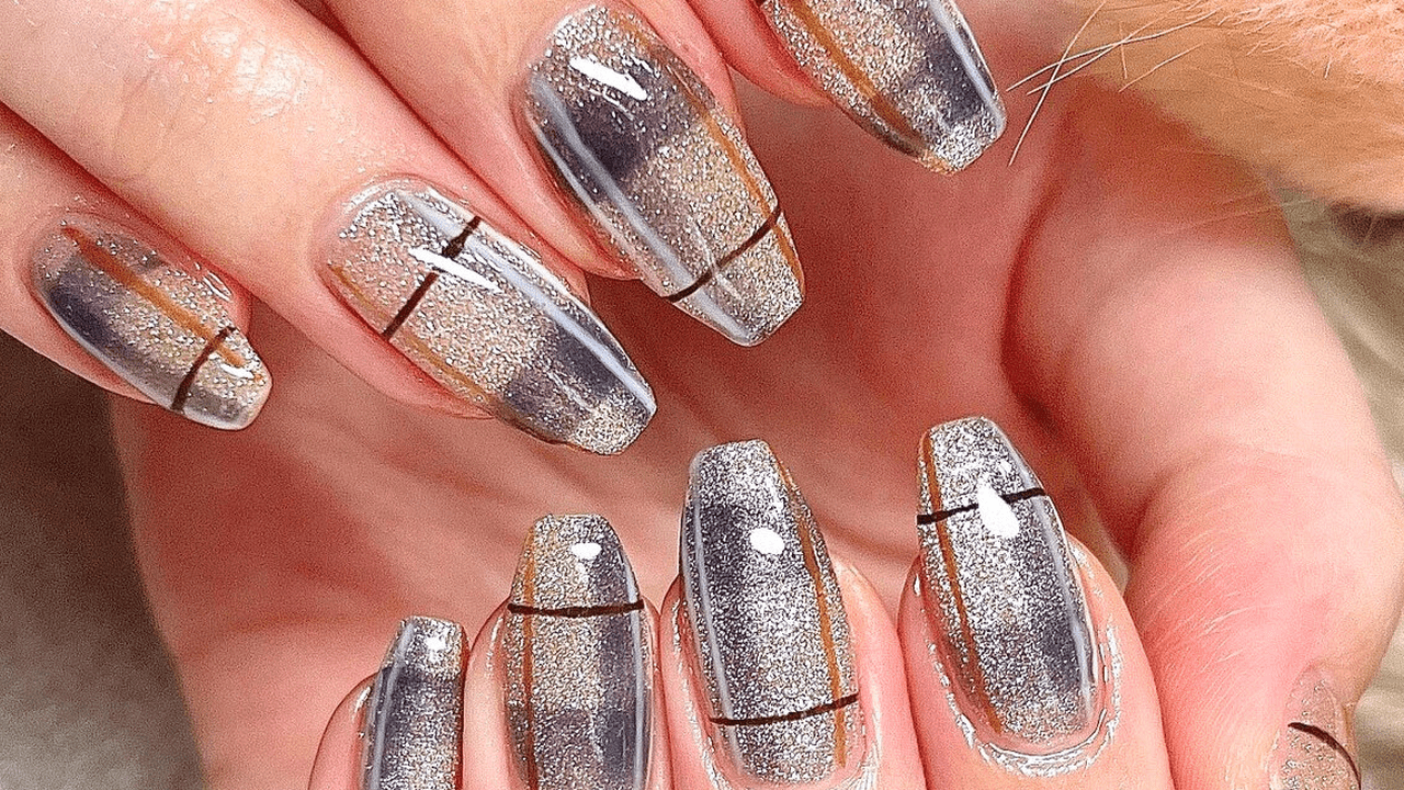 2025年新品　秋冬ネイル　ジェルネイル　6本カラーネイル　美　マグネットネイル 2025最新】奥行き感すごっ！マグネットチェックネイル|人気ネイル