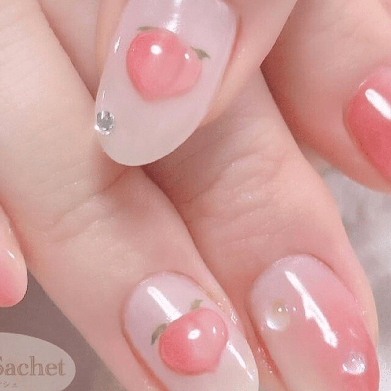 2025最新】夏が旬♡ジューシー桃ネイル|人気ネイルデザイン15選