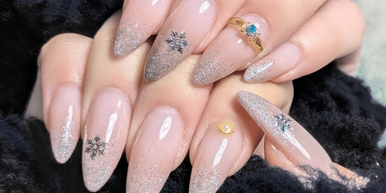 2025最新】シーンを選ばず使えて頼れる♡大人可愛い冬ネイル|人気