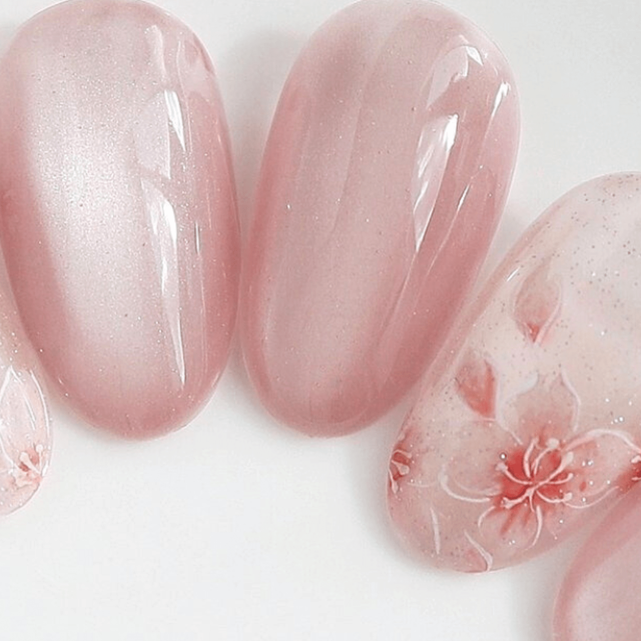2026最新】心も春らしく満開に♡王道ピンクの桜ネイル|人気ネイル