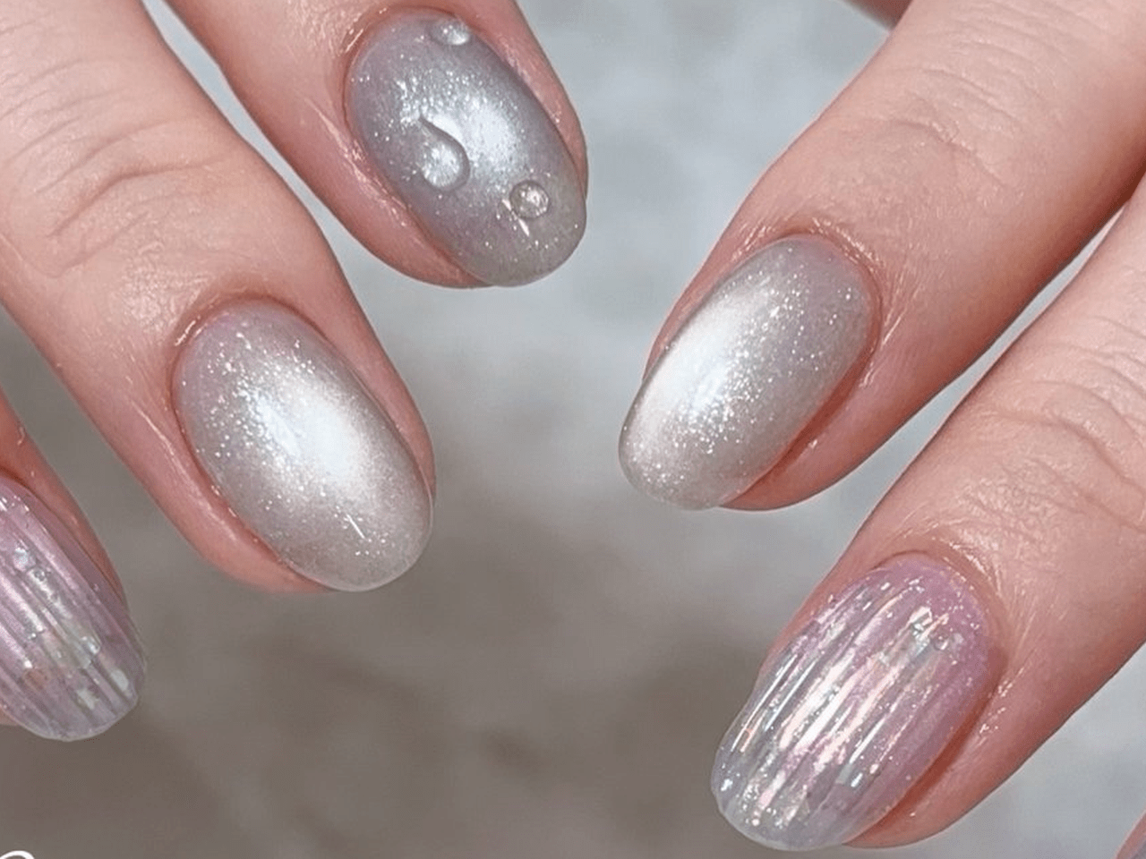 オーダーネイルチップNo.56 ガラス ラメ バカラネイル 人気ネイルデザインTOP10】大人上品で涼しげ♡バカラネイル|2026