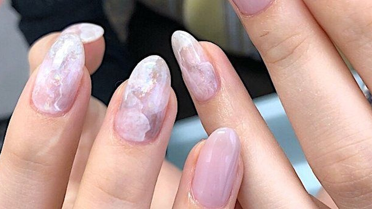 オールシーズンな大人の手元ネイル特集 ナチュラルカラーは女子の最大の味方