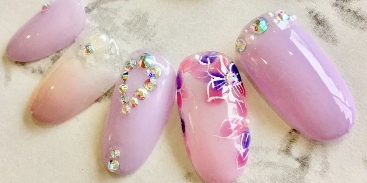 梅雨ネイル特集 傘を持つ手も美しく魅せる