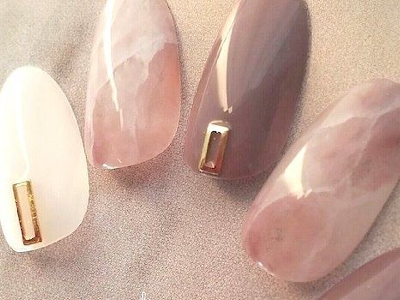 秋と夏を可愛くチョイス ネイルデザインランキング8月 18