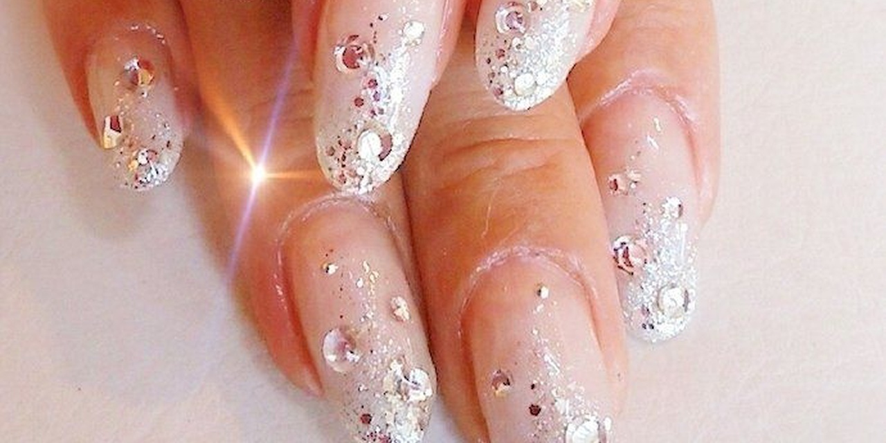 キラキラネイル 秋の注目女子になりたいあなたへ