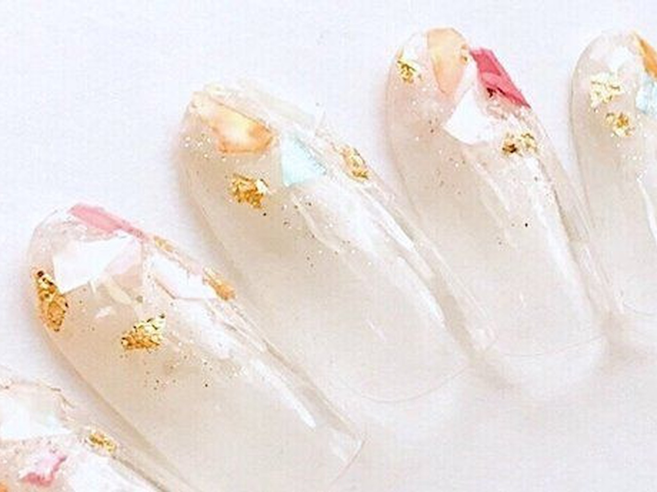 クリアネイルの世界 春の輝きを可愛く取り入れて ネイルブック