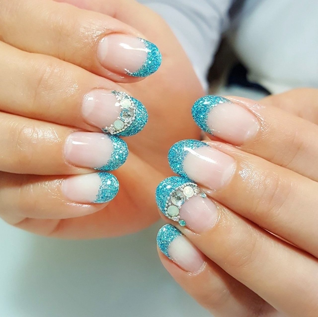 夏 オールシーズン ハンド フレンチ ラメ Lilasnail Ayaのネイルデザイン No ネイルブック