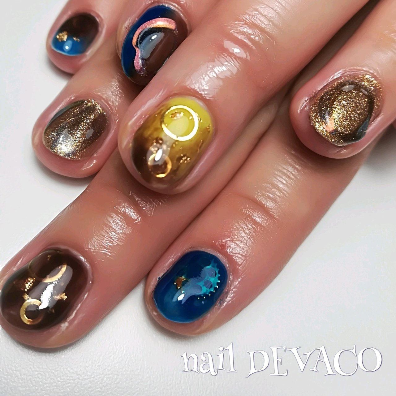 オールシーズン ハンド グラデーション ビジュー ニュアンス 999naildevacoのネイルデザイン No ネイルブック