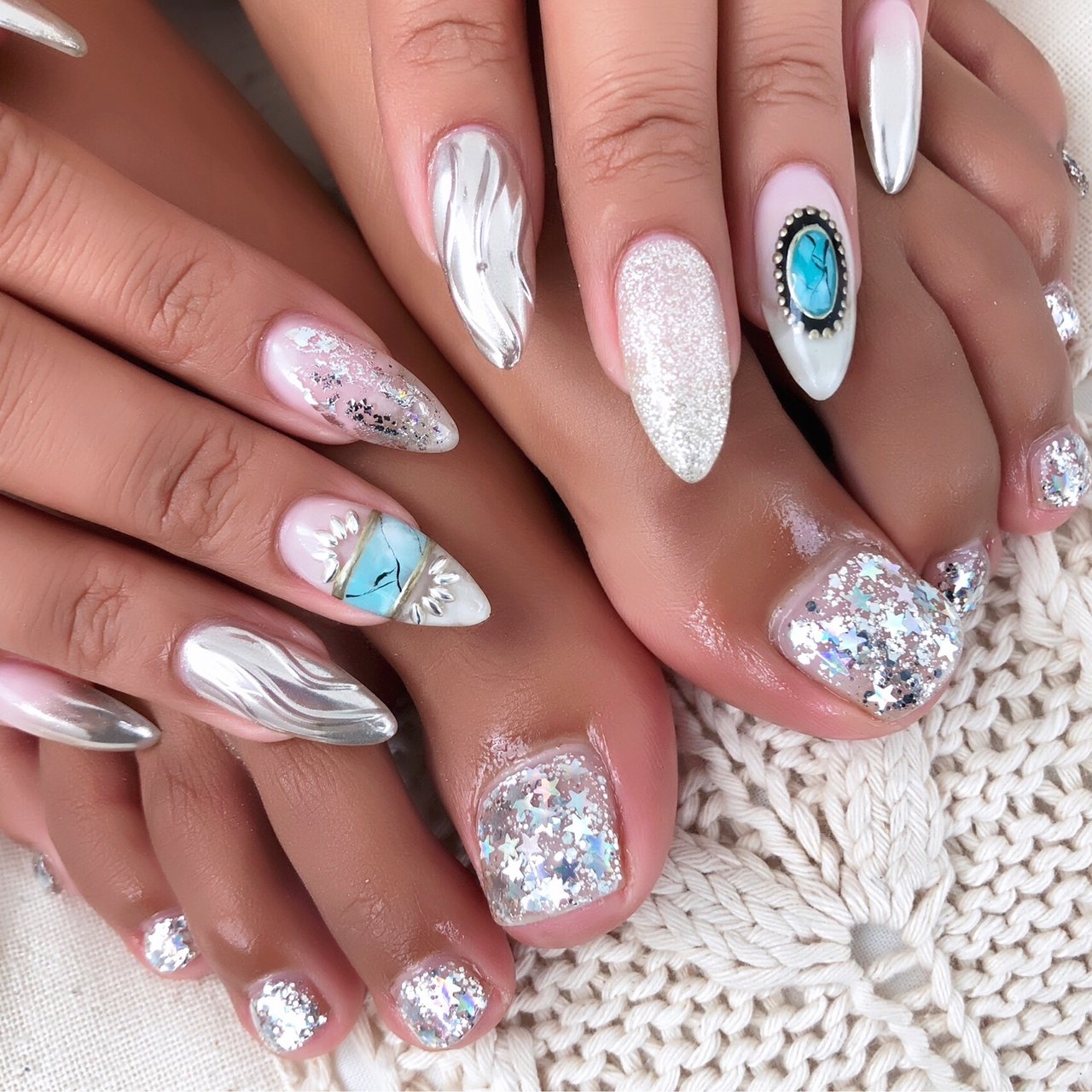 夏 ハンド ビジュー ロング ホワイト Nailsalon Komachiのネイルデザイン No ネイルブック