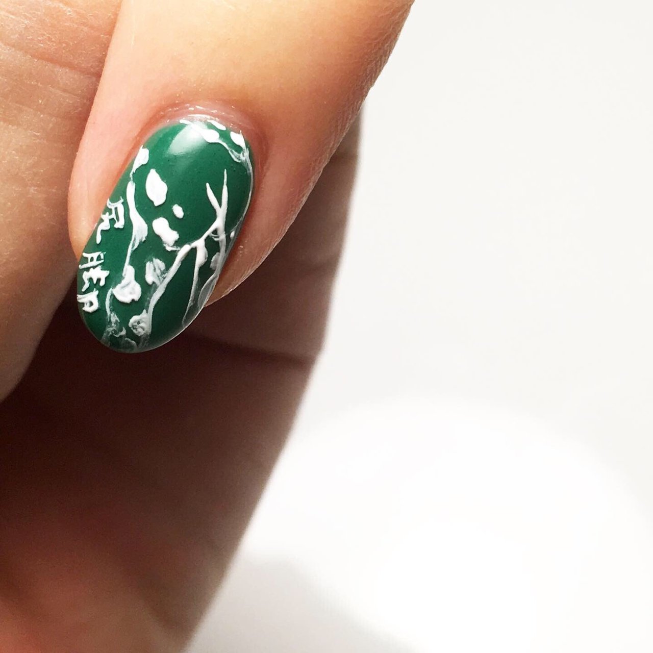 ハンド ホワイト グリーン ジェル 〻midori〻大阪あびこアンパラレルドのネイルデザイン No ネイルブック