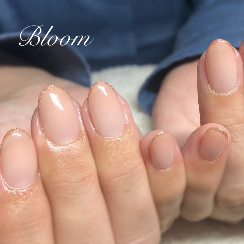 シンプル グラデーション ベージュ ゴールド ジェル Bloom 87のネイルデザイン No ネイルブック