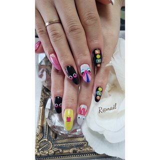 Fendiモンスターのネイルデザイン ネイルブック