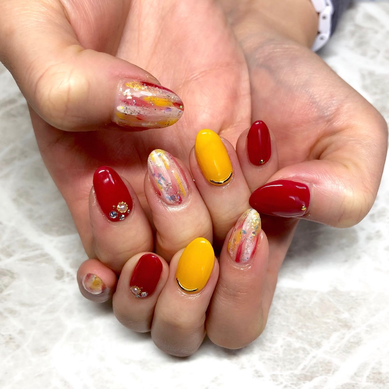 ワンカラー ニュアンス レッド イエロー Luananailのネイルデザイン No ネイルブック