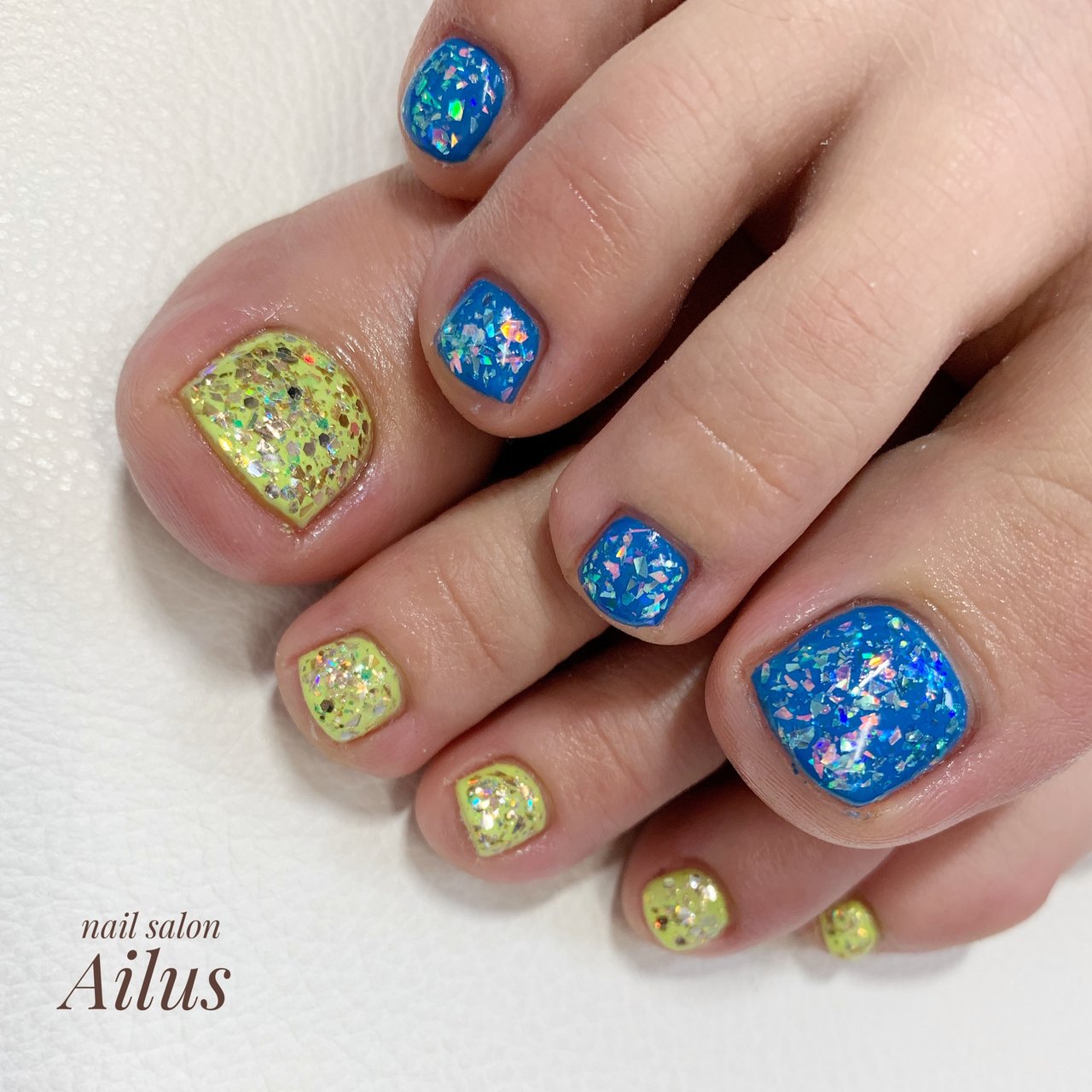 夏 旅行 フット ラメ ワンカラー Nail Salon Ailusのネイルデザイン No ネイルブック