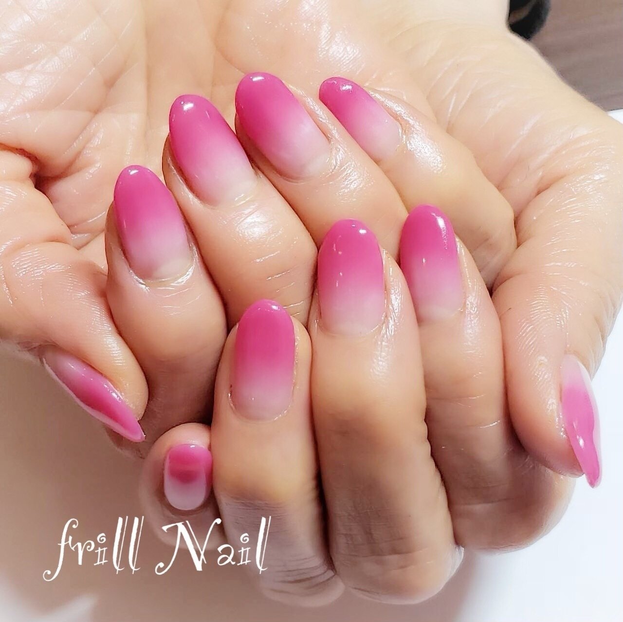 夏オールシーズンハンドグラデーションピンク Frillnailのネイル