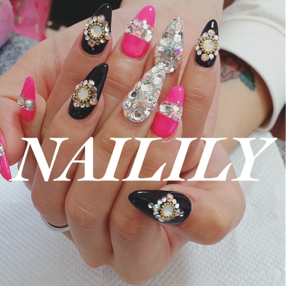 オールシーズン ハンド ロング ピンク ブラック Naililyのネイルデザイン No ネイルブック