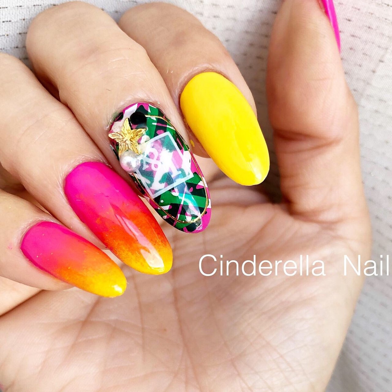 夏 海 リゾート カラフル ネオンカラー Cinderellanailのネイルデザイン No ネイルブック