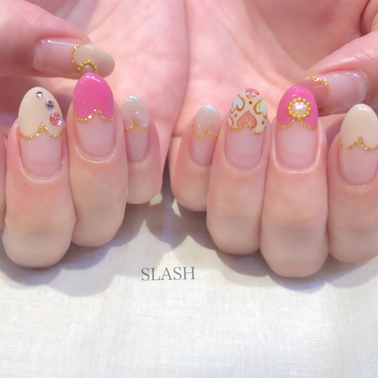 オールシーズン ハンド 変形フレンチ ハート ミディアム Slash Nail Tsukiyamaのネイルデザイン No ネイルブック