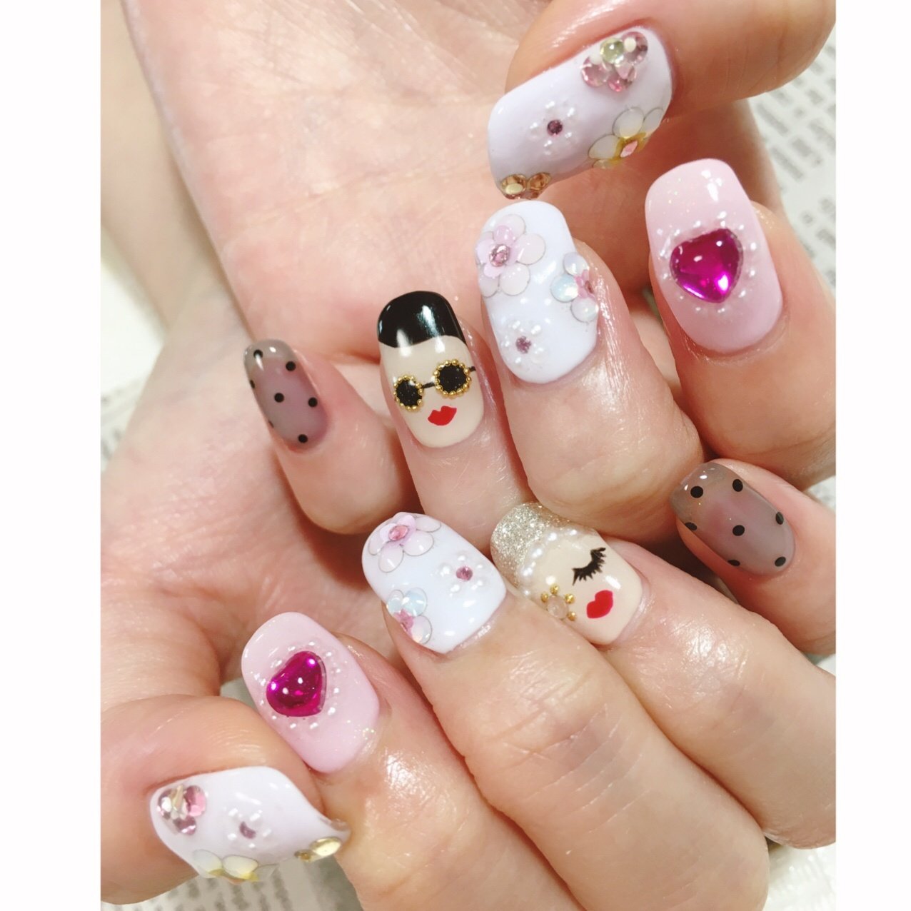 オールシーズン 女子会 ハンド ビジュー フラワー Meteornail ミーティアネイルのネイルデザイン No ネイルブック