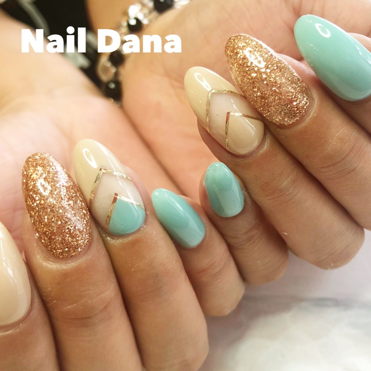 海 リゾート ハンド 変形フレンチ くりぬき Nail Danaのネイルデザイン No ネイルブック