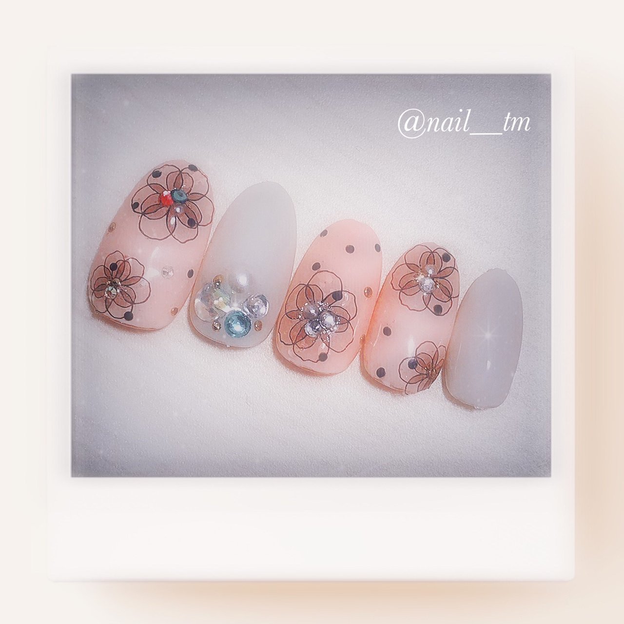 春 ハンド フラワー ドット ミディアム みゆりnailのネイルデザイン No ネイルブック