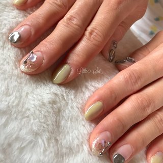 #ニュアンス #メタリック #夏 #オールシーズン #梅雨 #ハンド #シェル #ニュアンス #ミラー #イエロー #シルバー #ジェルネイル #お客様 #littlestar #ネイルブック
