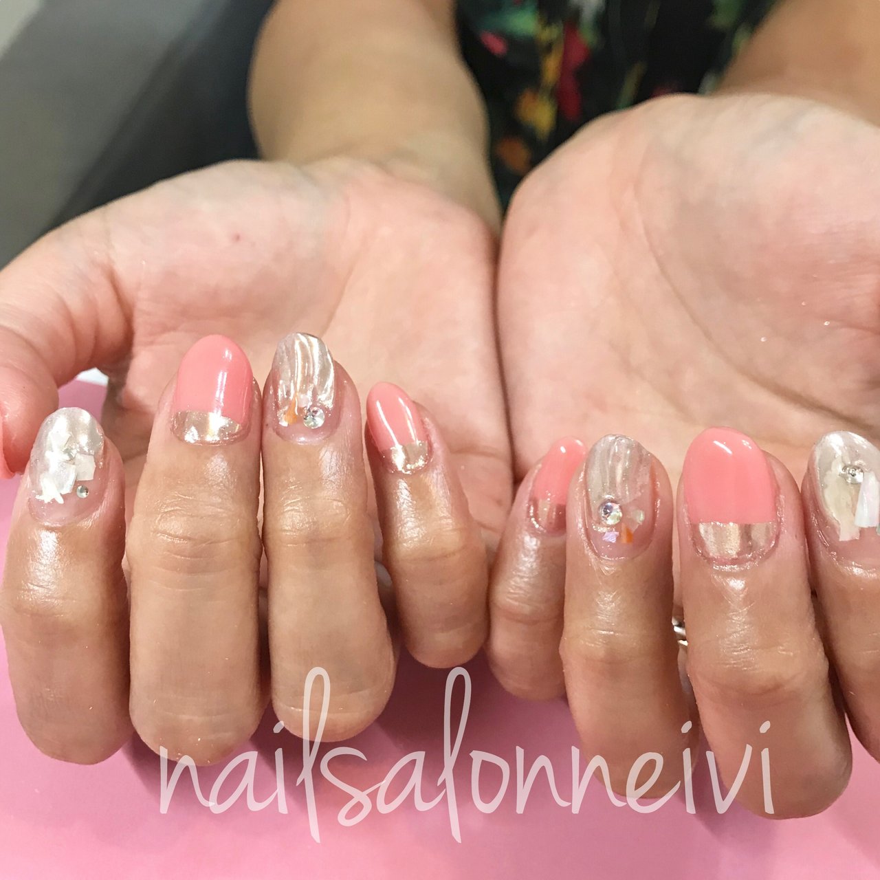 夏 ハンド ピンク シルバー ジェル Nailsalon Neiviのネイルデザイン No ネイルブック