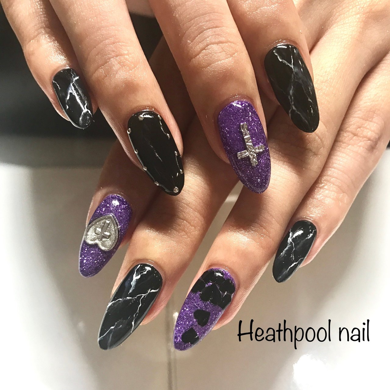 ハンド ラメ ハート 大理石 ホワイト Heathpoolnailのネイルデザイン No ネイルブック