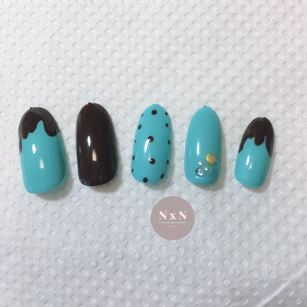 夏 ハンド ドット スイーツ ターコイズ Nail Salon N N Naoのネイルデザイン No ネイルブック