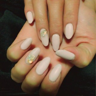 #Nailbook #春 #夏 #秋 #冬 #お正月 #成人式 #バレンタイン #卒業式 #入学式 #梅雨 #海 #リゾート #浴衣 #スポーツ #ハロウィン #クリスマス #オフィス #ブライダル #パーティー #デート #ハンド #グラデーション #ビジュー #ワンカラー #ハート #パール #アンティーク #チーク #ブローチ #マット #リボン #ミディアム #ロング #ホワイト #クリア #ピンク #オレンジ #グリーン #パープル #グレージュ #グレー #シルバー #モノトーン #パステル #アースカラー #スモーキー #カラフル #ジェルネイル #セルフネイル #♡yu-ka♡ #ネイルブック