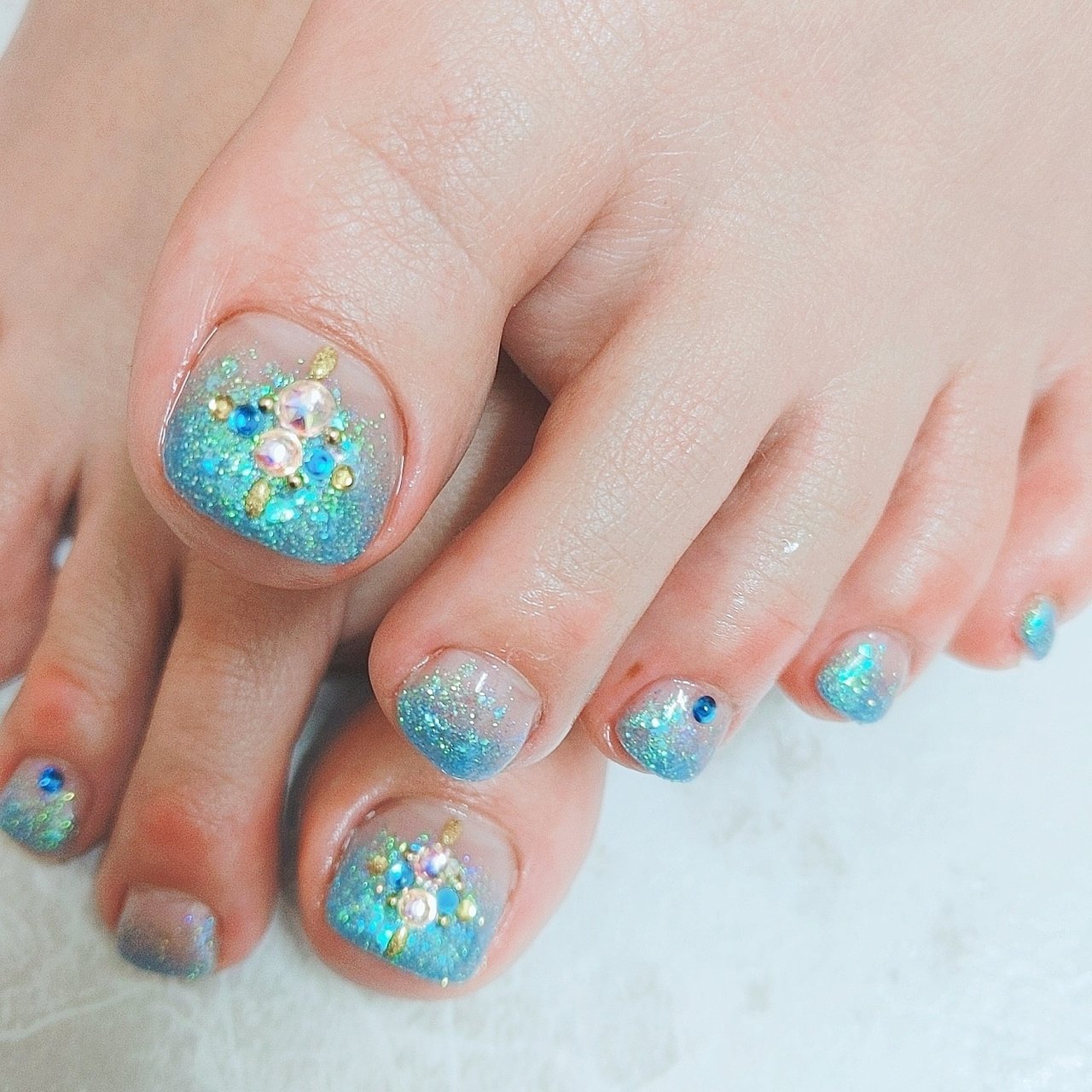 夏 フット グラデーション ホログラム ラメ Nailbeautyのネイルデザイン No ネイルブック