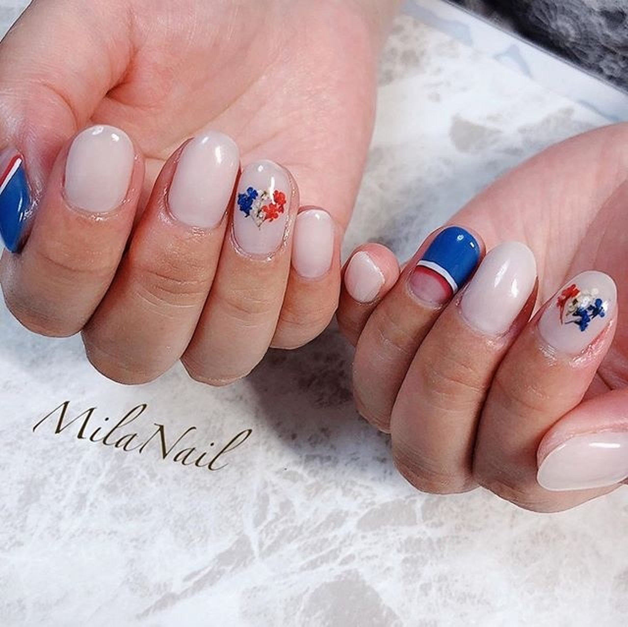 オールシーズン ハンド ホワイト レッド ブルー Milanailのネイルデザイン No ネイルブック