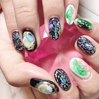 アートし放題💅 お友達と同時施術で🤗

ゴテゴテのゴリゴリのギラギラ😍
これからネイルにハマってくれると嬉しい😆
ポジティブよ、うつれ〜🙌 #ネイル
#ジェルネイル
#岡山ネイル
#岡山市中区ネイル
#キラキラネイル
#アートし放題
#ブラックネイル #オールシーズン #ライブ #女子会 #ハンド #シェル #ホイル #ミディアム #ブラック #メタリック #ジェルネイル #お客様 #La Mie #ネイルブック
