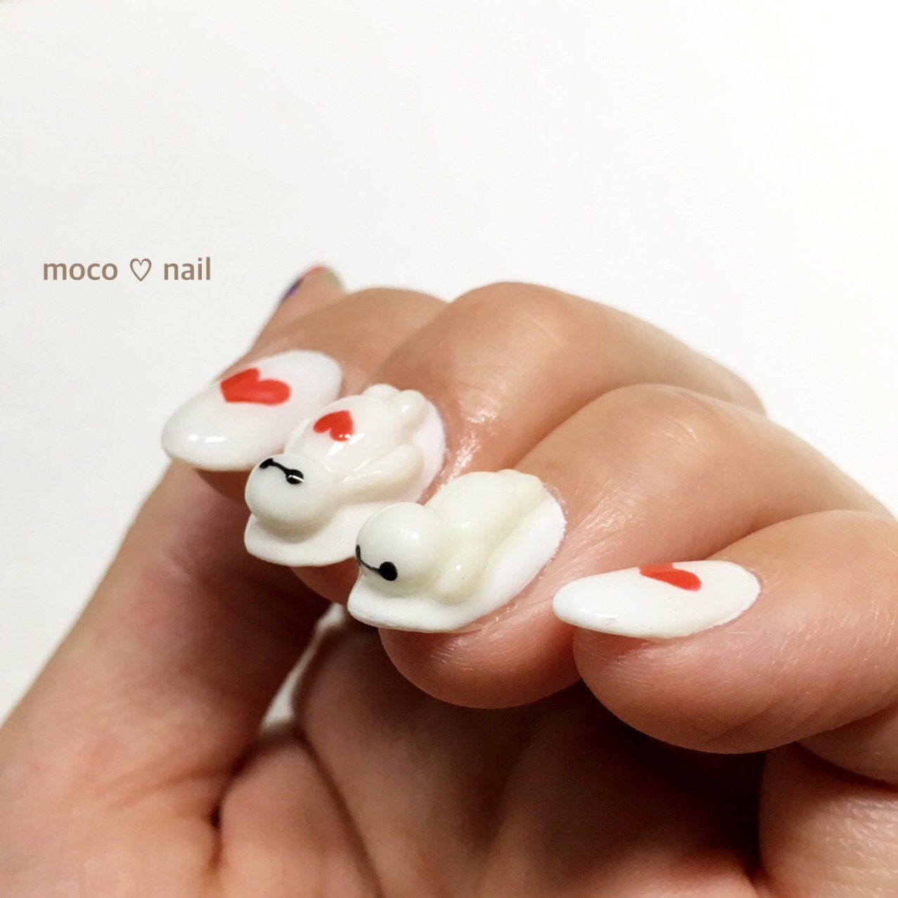 オールシーズン ハンド シンプル ハート キャラクター Moco Nailのネイルデザイン No 4410832 ネイルブック