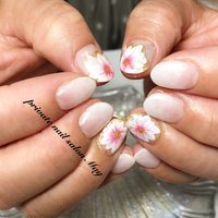 21年 新着順 フラワー ピンク 白グラデーションのネイルデザイン ネイルブック